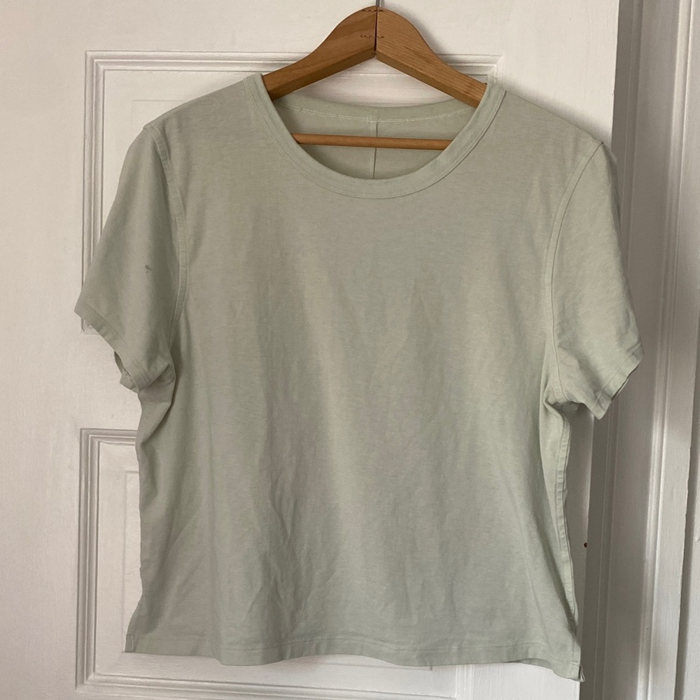 Lululemon Light Green cropped Women's Top size m